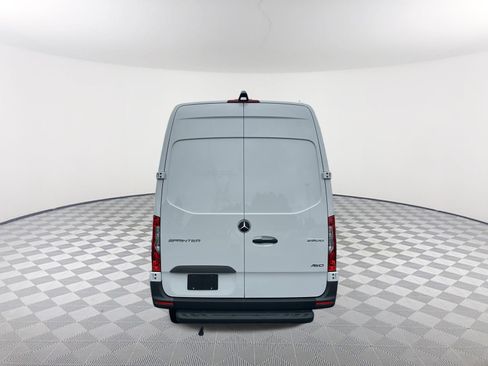 Used 2025 Mercedes-Benz Sprinter 2500 image 6