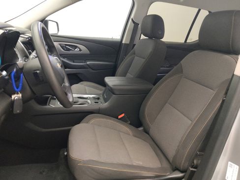 Used 2021 Chevrolet Traverse LS FWD image 17