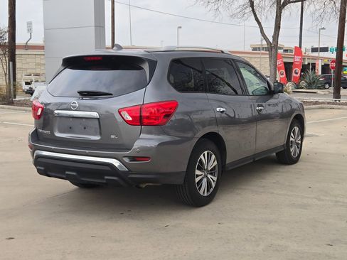 Used 2020 Nissan Pathfinder SL image 3