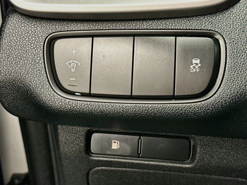 Used 2018 Kia Sorento FWD V6 image 17