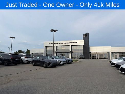 Used 2023 Toyota Camry SE FWD image 2