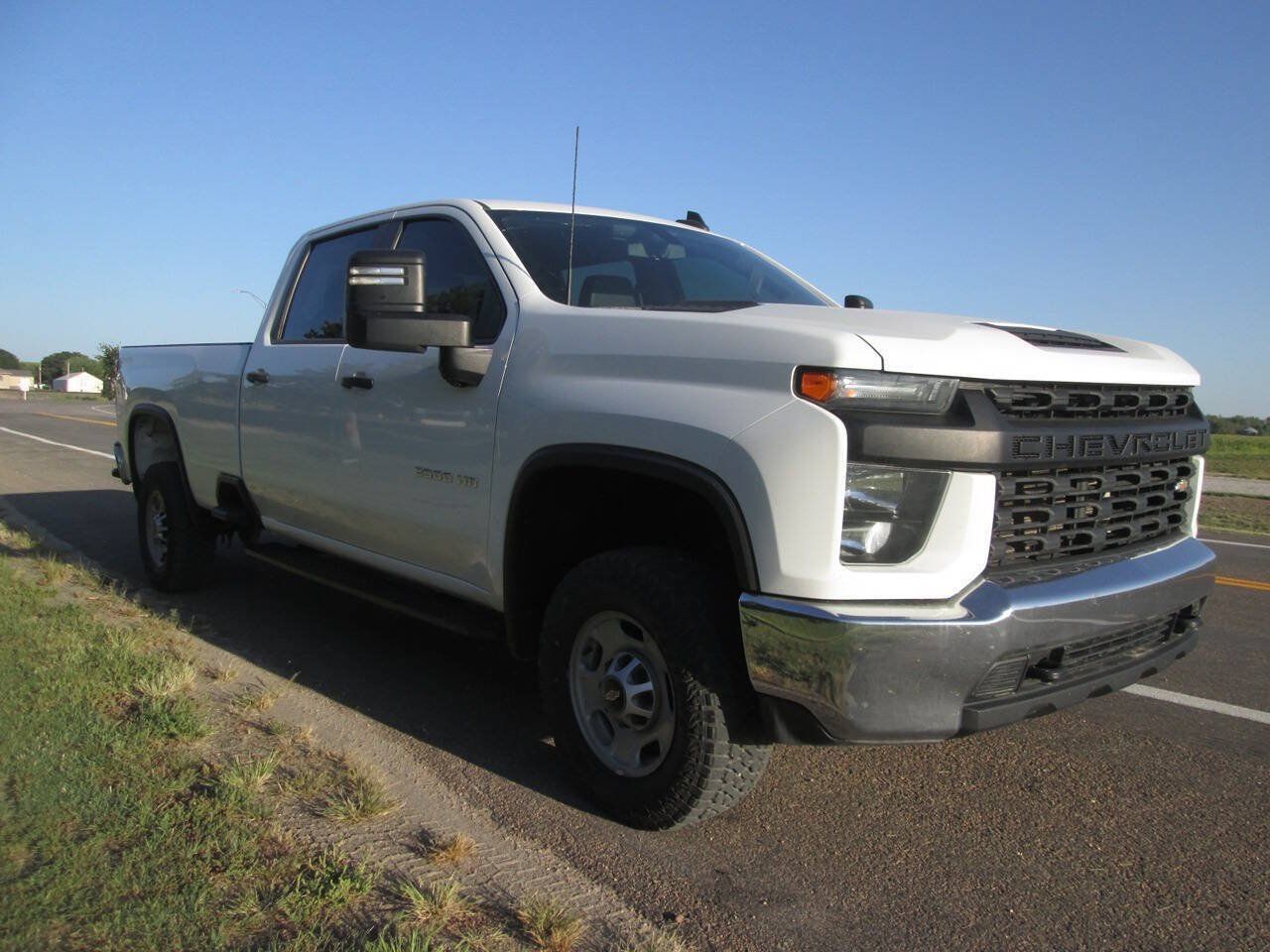 Used 2023 Chevrolet Silverado 2500 W/T w/ WT Convenience Package AWD/4WD image 4