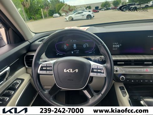 Certified 2025 Kia Telluride EX w/ EX Captain's Chair Package FWD image 22