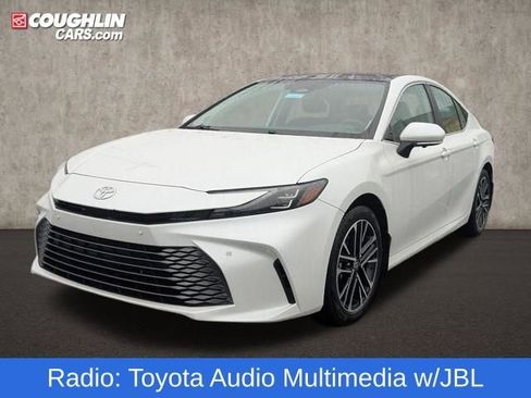 Used 2025 Toyota Camry XLE w/ Premium Plus Package image 4