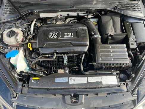 Used 2017 Volkswagen Golf R 4-Door AWD/4WD image 17