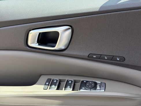 New 2026 Kia Carnival EX FWD image 37