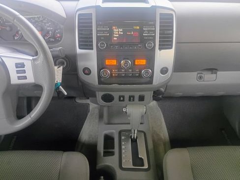 Used 2013 Nissan Frontier SV w/ SV Value Truck Pkg RWD image 31