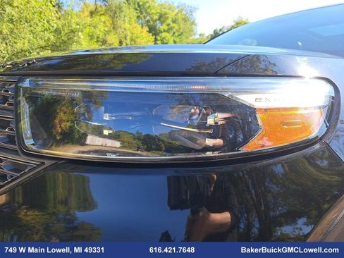 Used 2022 Ford Explorer XLT w/ XLT Sport Appearance Package image 34