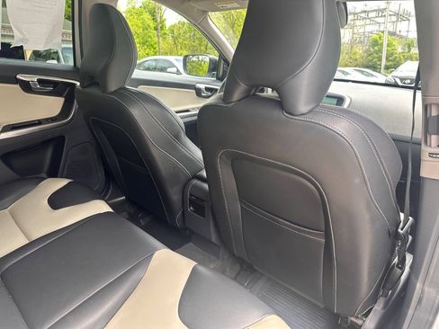 Used 2017 Volvo XC60 T6 Dynamic w/ Preferred Option Package AWD/4WD image 15