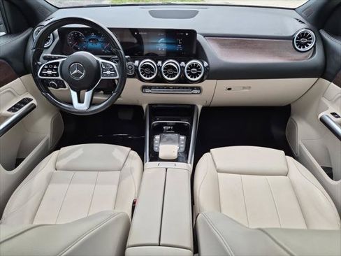 Used 2022 Mercedes-Benz GLA 250 4MATIC w/ Premium Package Lite image 10