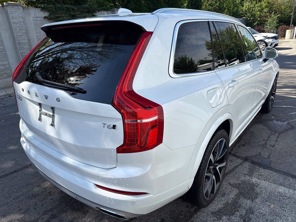 Used 2021 Volvo XC90 T6 Momentum w/ Climate Package AWD/4WD image 5