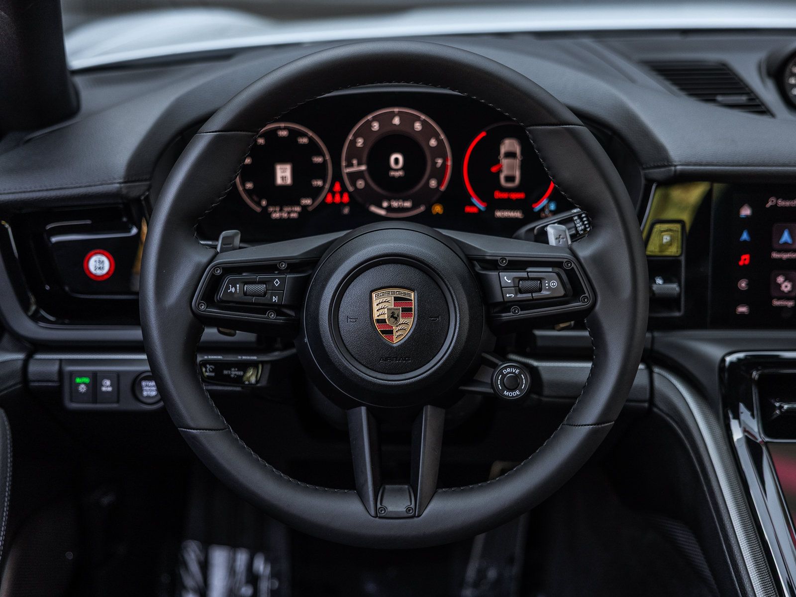Certified 2025 Porsche Panamera 4 AWD/4WD image 13