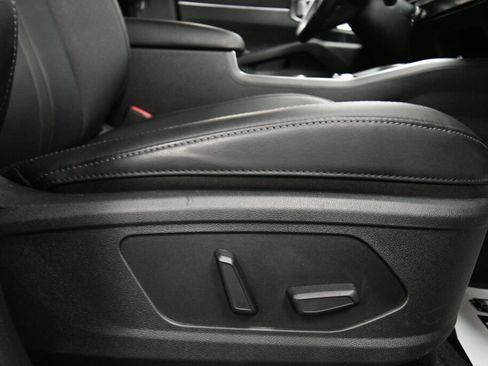 Used 2025 Kia Sorento EX AWD/4WD image 28