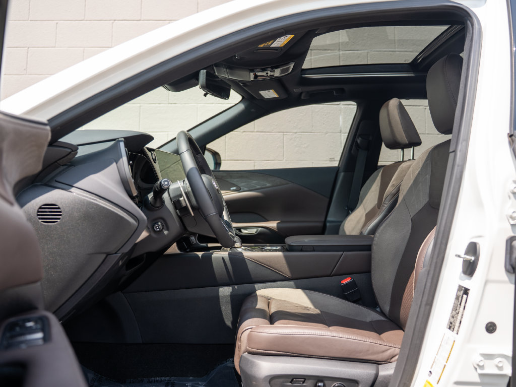 Used 2023 Lexus RX 350 FWD w/ Cold Area Package image 17