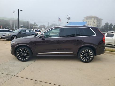 Used 2025 Volvo XC90 T8 Ultra image 2