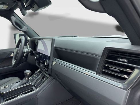 Used 2025 Lexus GX 550 w/ Accessory Package (Z1) image 52