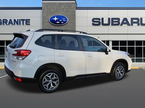 Used 2019 Subaru Forester Premium image 10