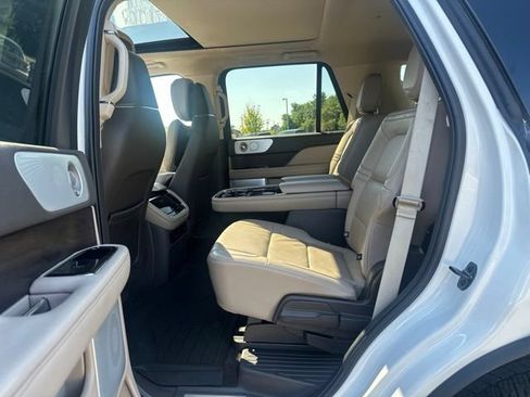 Used 2024 Lincoln Navigator Reserve AWD/4WD image 18