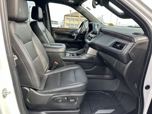 Used 2021 Chevrolet Tahoe LT w/ LT Signature Package image 17