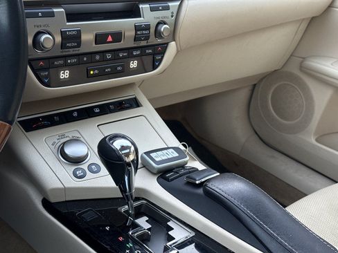 Used 2013 Lexus ES 300h w/ Luxury Pkg FWD image 36