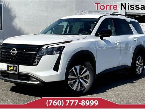 New 2026 Nissan Pathfinder SL image 1
