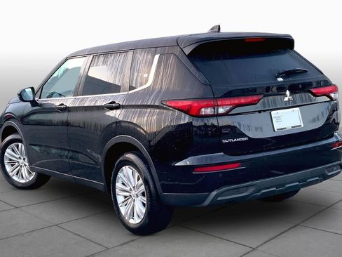 Used 2023 Mitsubishi Outlander ES FWD image 22