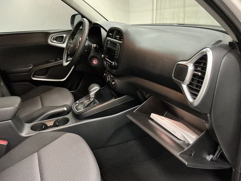Used 2024 Kia Soul LX w/ Option Group 015 FWD image 29