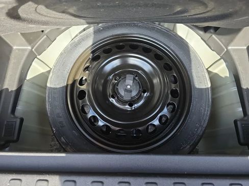 Used 2019 Chevrolet Equinox LT image 48