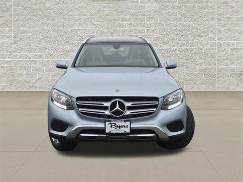 Used 2018 Mercedes-Benz GLC 300 4MATIC image 2