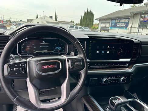 Used 2022 GMC Sierra 1500 Elevation w/ Elevation Premium Package image 17