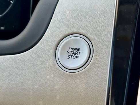 Used 2024 Hyundai Tucson Limited image 25