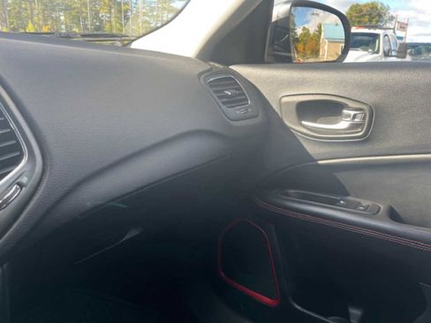Used 2019 Jeep Compass Trailhawk w/ Cold Weather Group image 19