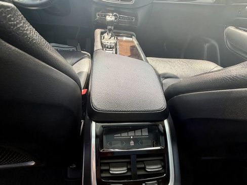 Used 2018 Volvo XC90 T6 Momentum w/ Momentum Plus Package AWD/4WD image 28
