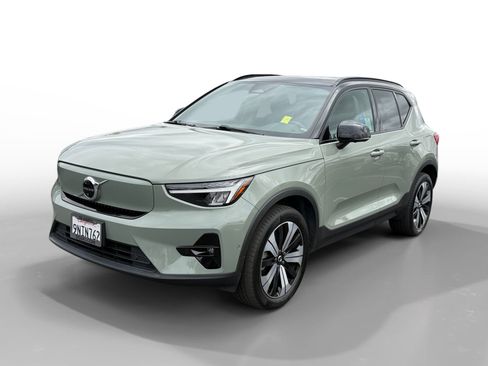 Used 2023 Volvo XC40 Recharge Plus AWD/4WD image 1