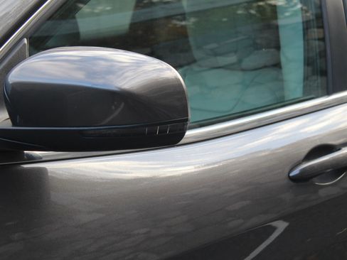 Used 2019 Jeep Cherokee Limited image 39