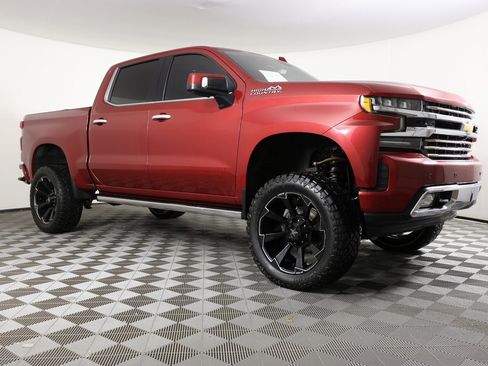 Used 2020 Chevrolet Silverado 1500 High Country w/ Technology Package image 3