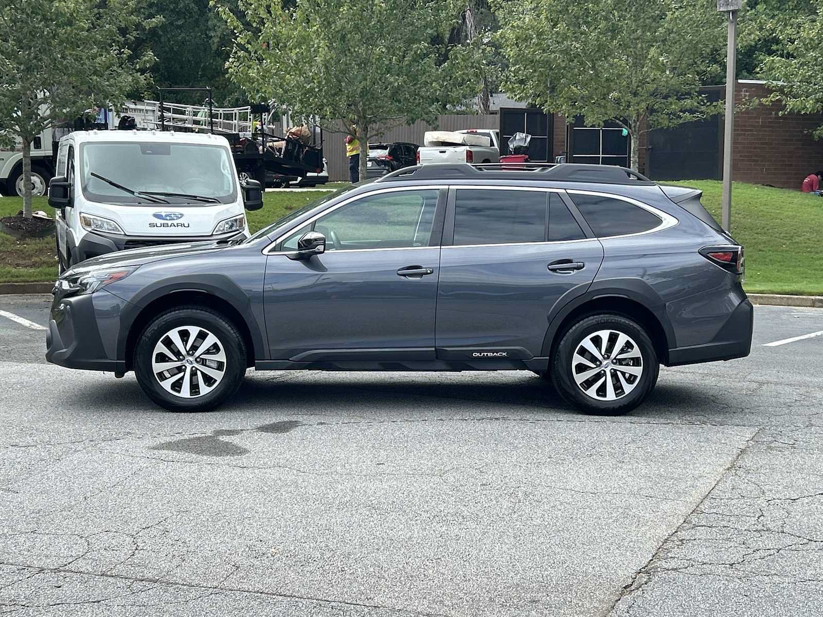 Used 2024 Subaru Outback Premium w/ Popular Package #1A AWD/4WD image 2