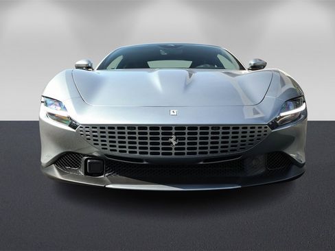 Certified 2021 Ferrari Roma image 8