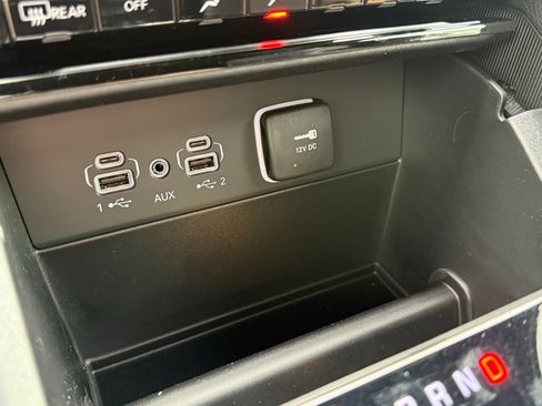 New 2025 Jeep Grand Cherokee Limited w/ Black Appearance Package image 22