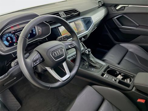 Used 2024 Audi Q3 2.0T Premium Plus w/ Premium Plus Package image 9