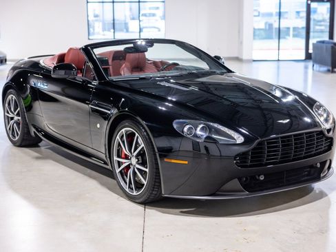 Used 2014 Aston Martin V8 Vantage Roadster RWD image 10