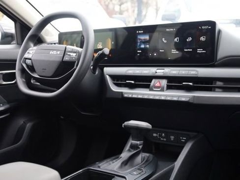 Certified 2025 Kia K4 LXS image 34