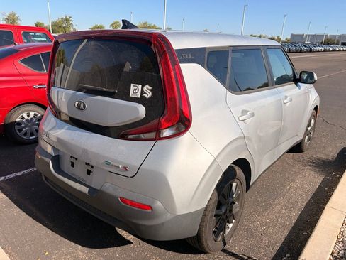 Used 2021 Kia Soul S FWD image 5