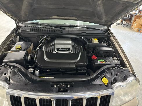 Used 2005 Jeep Grand Cherokee Limited image 72