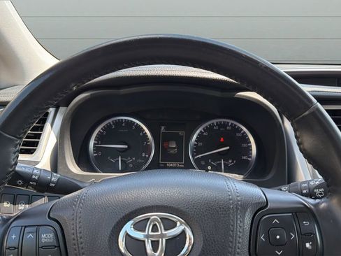 Used 2017 Toyota Highlander XLE AWD/4WD image 13