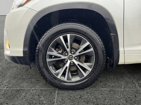 Used 2018 Toyota Highlander Plus image 9