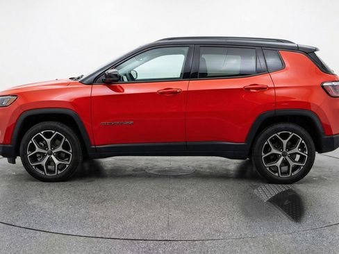 Used 2025 Jeep Compass Limited image 5