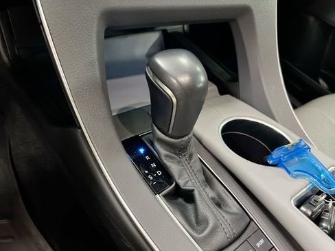 Used 2022 Toyota Avalon Limited w/ Advanced Safety Package image 18