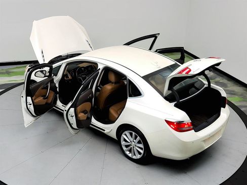 Used 2012 Buick Verano Leather image 35