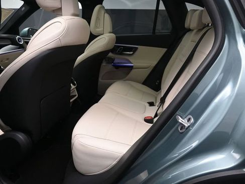 Used 2026 Mercedes-Benz GLC 300 image 21